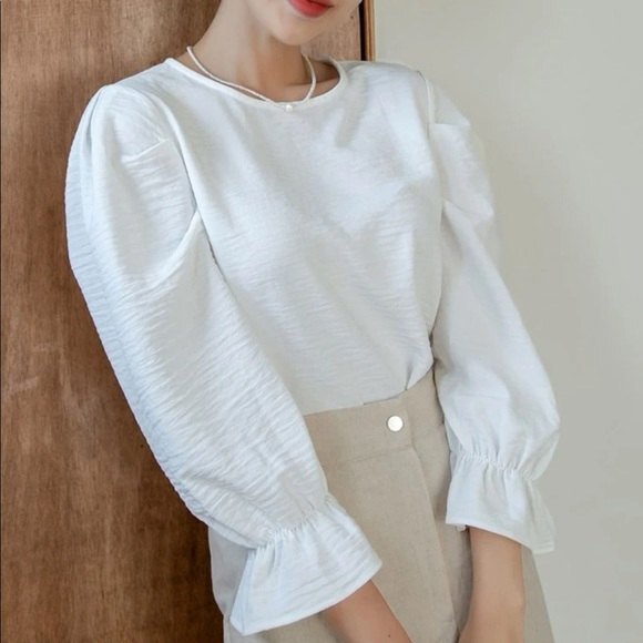 DAZY Shein White Elegant Flounce Sleeve Keyhole Back Blouse size Women’s small - Picture 3 of 4